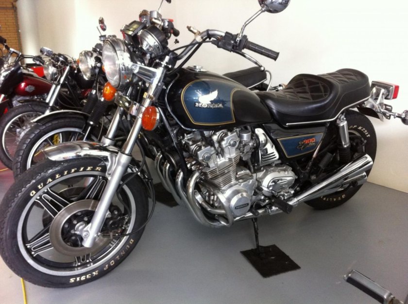 CB 900 Custom