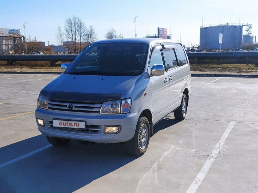 Тойота таун айс ноах