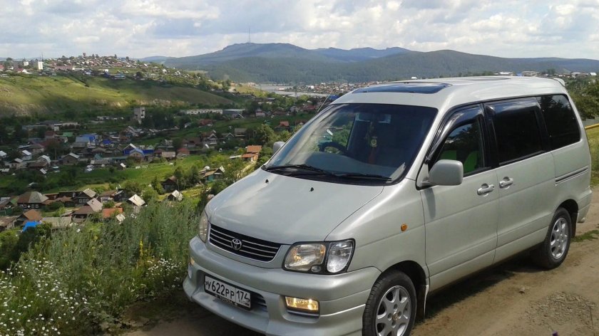 Toyota Town Ace Noah