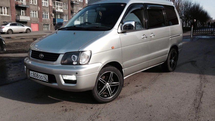 Toyota Lite Ace Noah