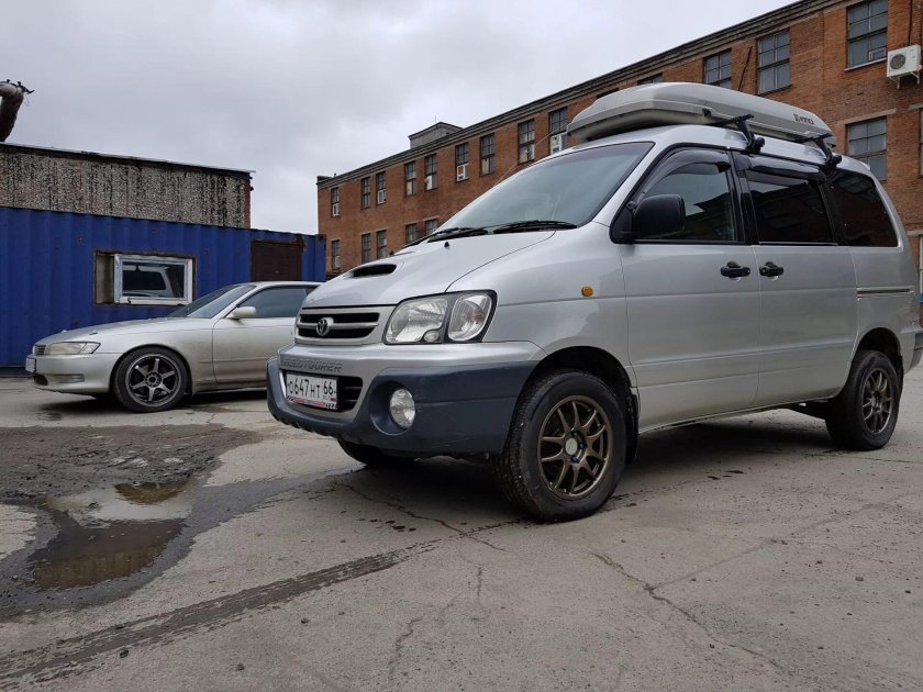 Toyota Town Ace Noah