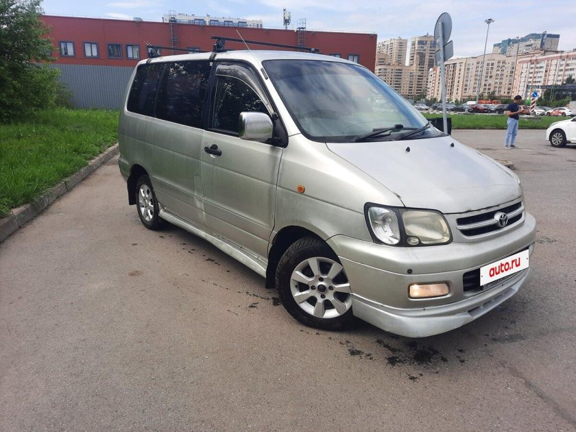 Тойота таун айс ноах