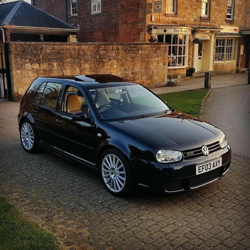 VW Golf 4 r32