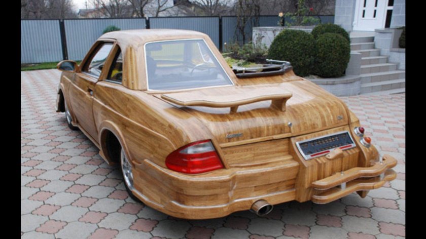 Автомобиль из дерева
