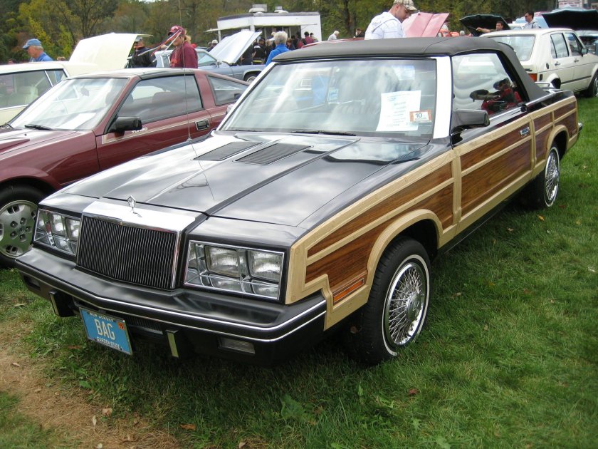 Американская машина из дерева