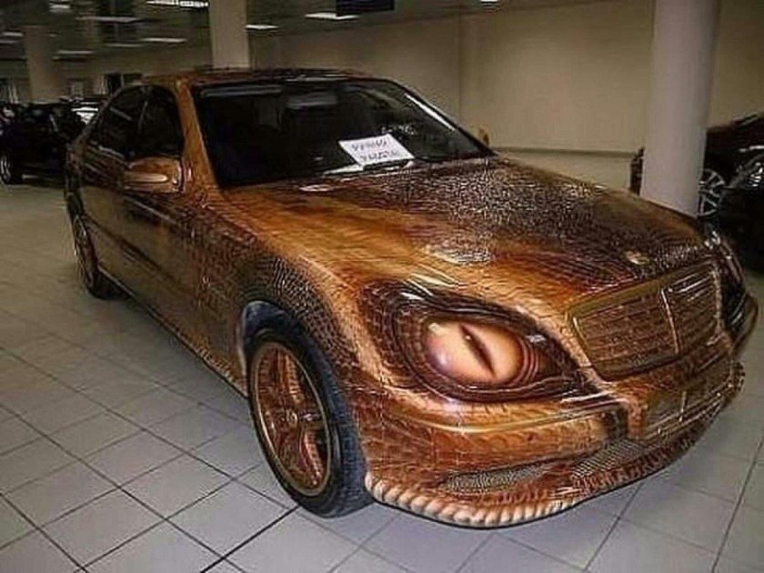 Коричневая машина