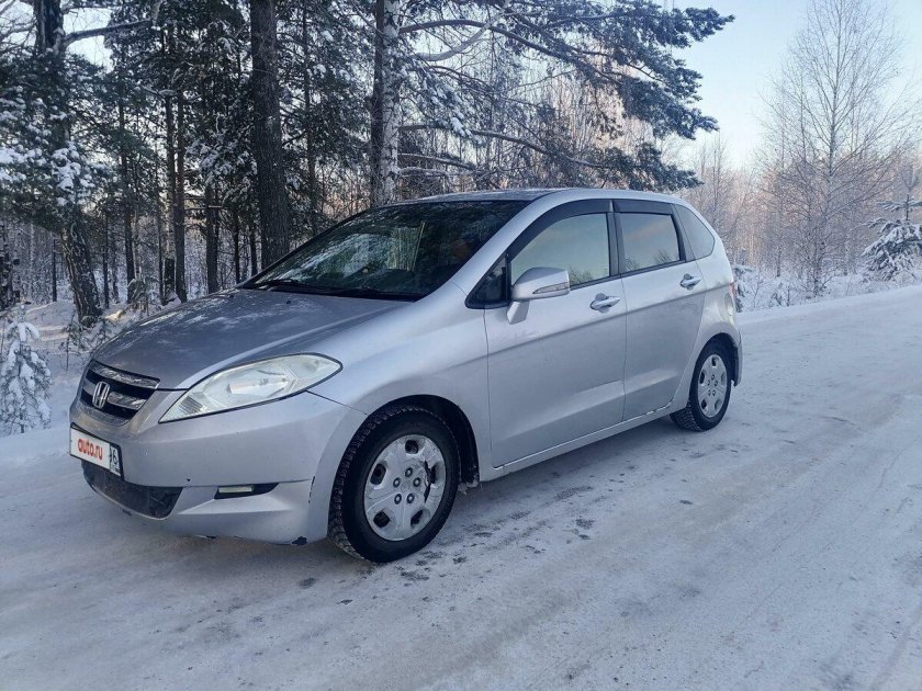 Хонда эдикс 2004 года