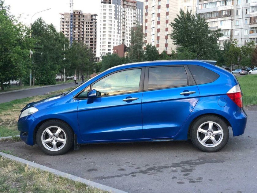 Хонда Эдикс 2004 1,7