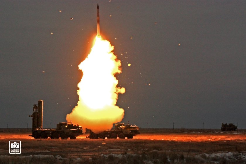 Ракетный комплекс с 400 Триумф