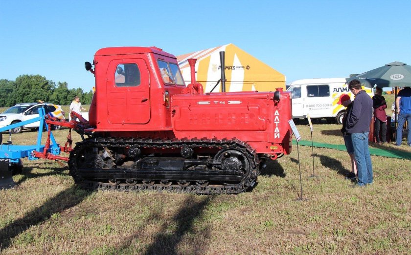 Алтаец трактор т-4