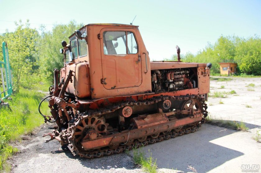 Трактор гусеничный т-4а