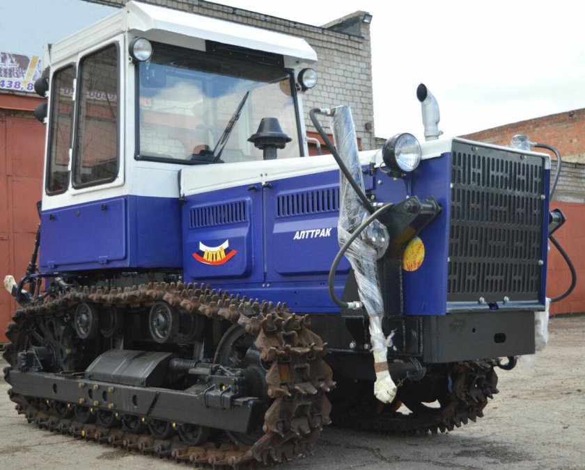 Трактор гусеничный т-402-01