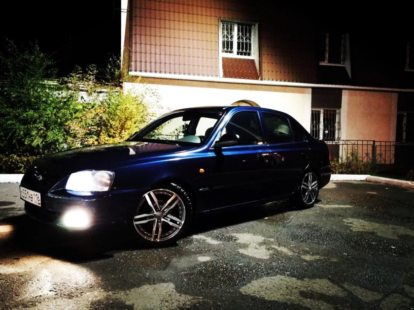 Черный акцент r16