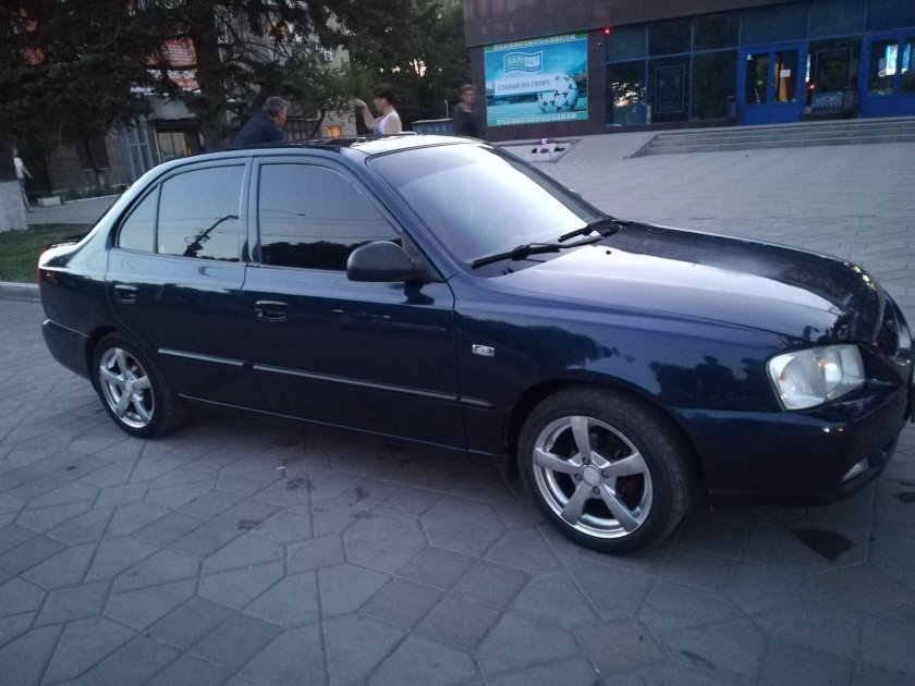 Hyundai Accent 2008 синий