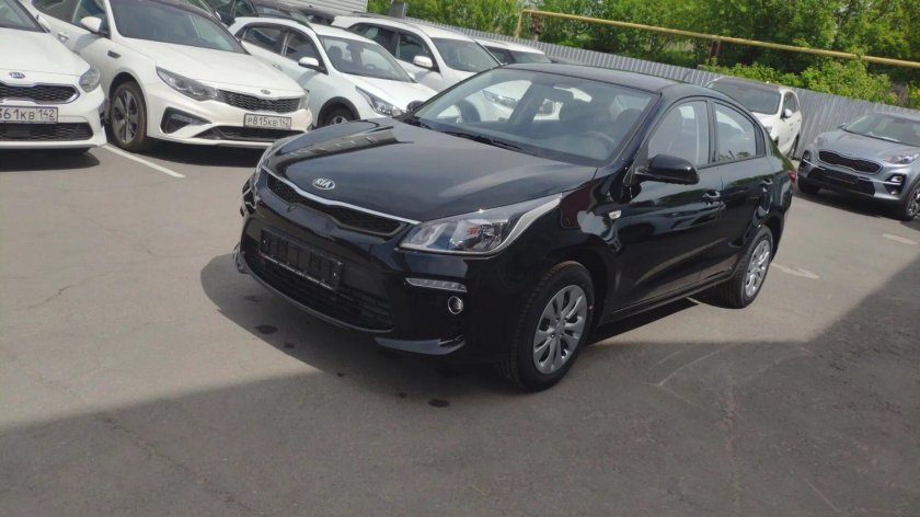 Kia Rio 2019 черная