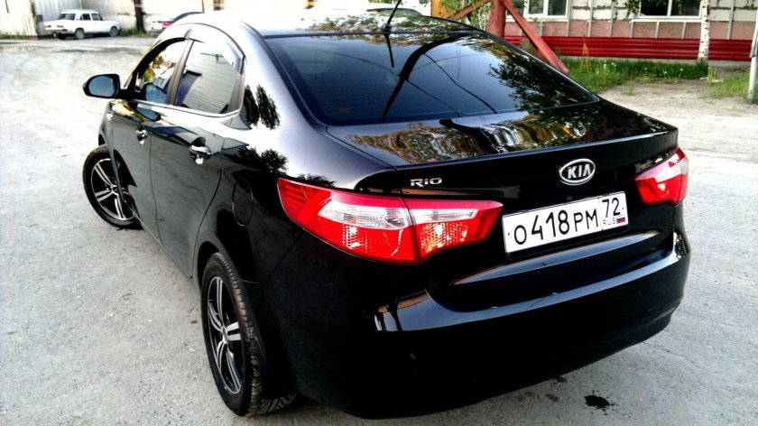 Kia Rio 2012 черная