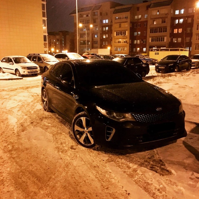 Kia Optima gt черная тонированная