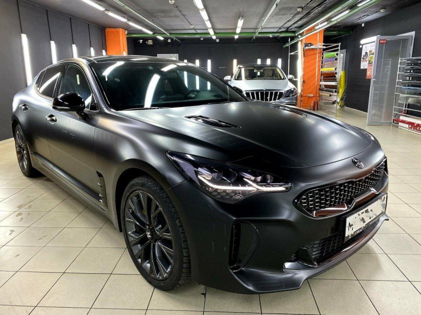 Киа Стингер черная