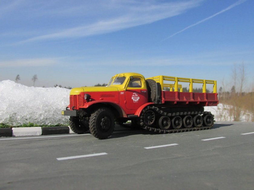 Зис-153 полугусеничный