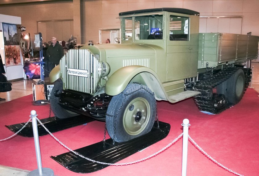 Полугусеничный автомобиль ЗИС-42