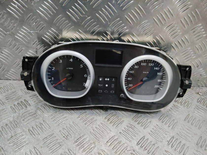 Панель приборов рено дастер 2012