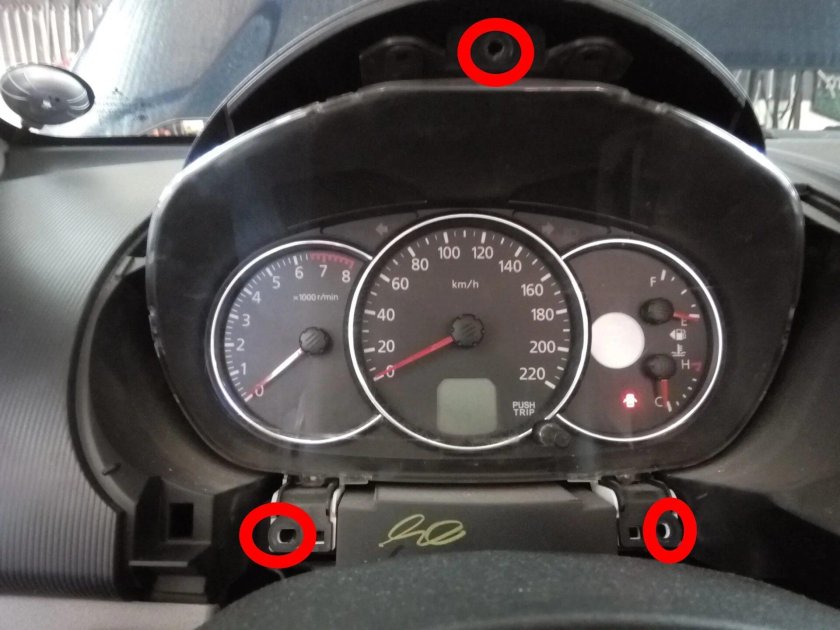 Приборная панель Мицубиси л 200