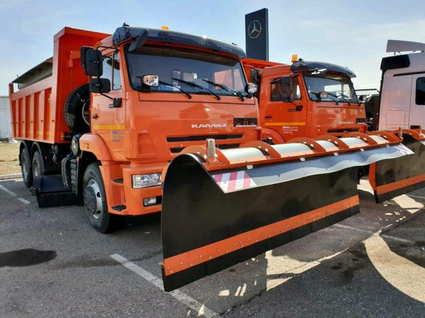 КАМАЗ 6520 дорожный