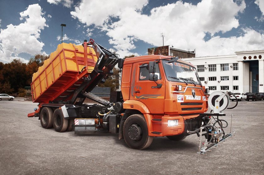 КАМАЗ 65115 поливомоечная