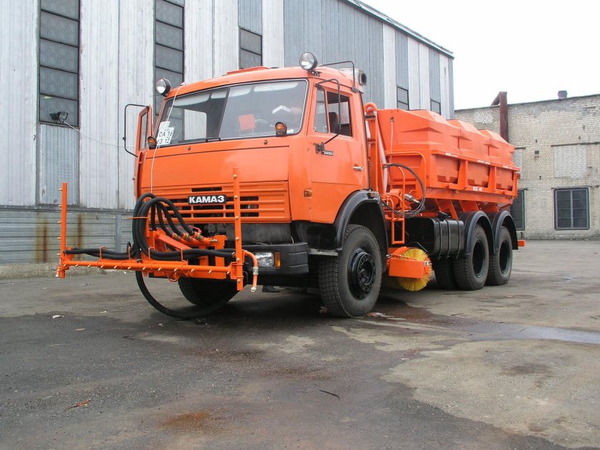 КАМАЗ 65115 поливомоечная