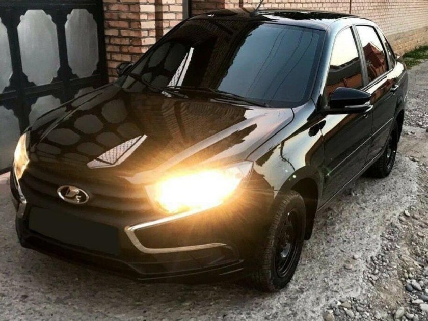 Лада Гранта фл седан черная тонированная