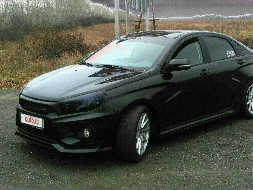 Тюнингованная Веста черная