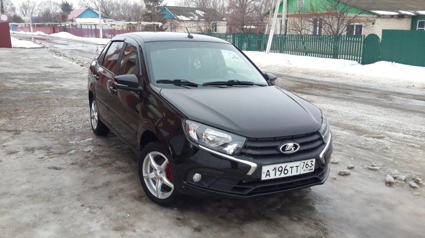 Лада Гранта лифтбек черная 2022