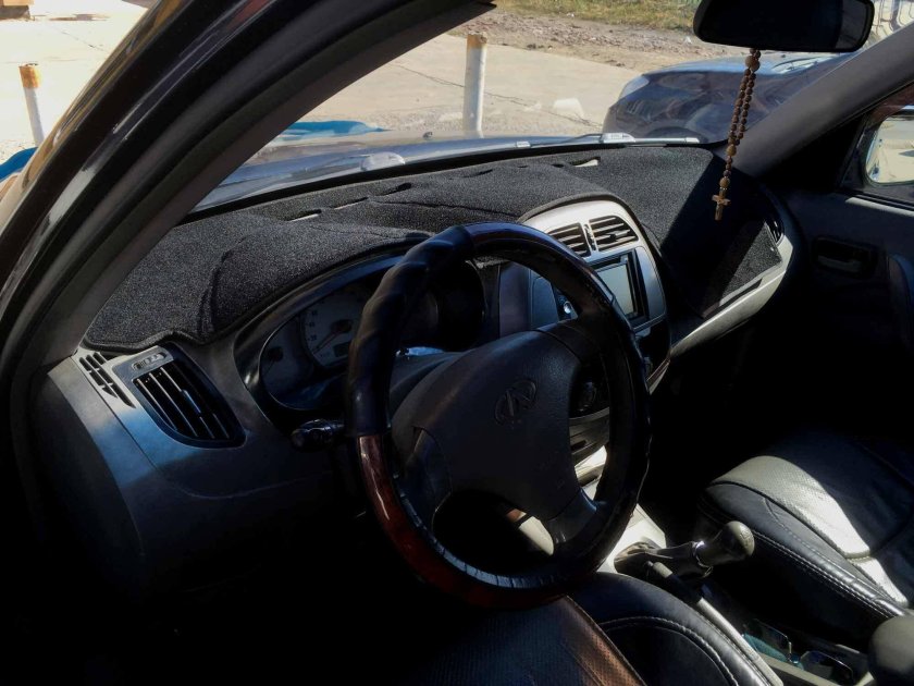 Коврик на торпеду чери Тигго т11