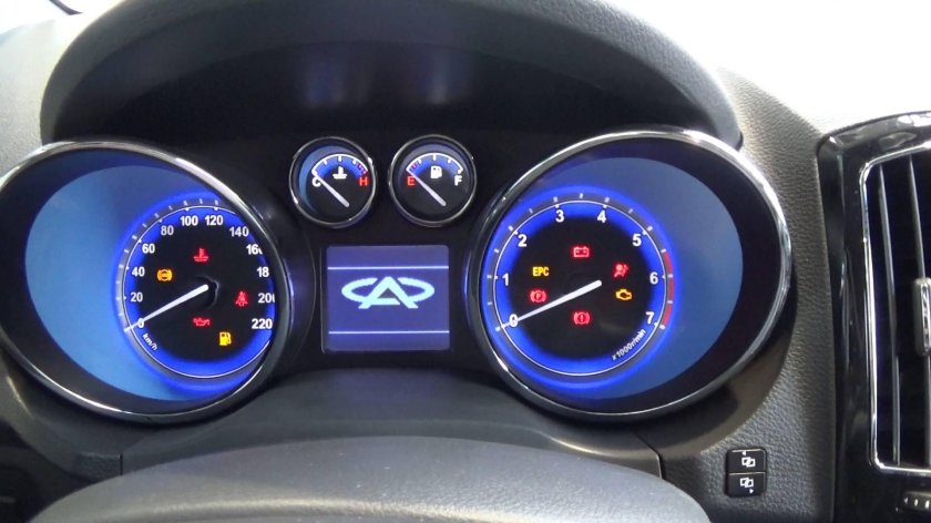 Приборная панель Chery