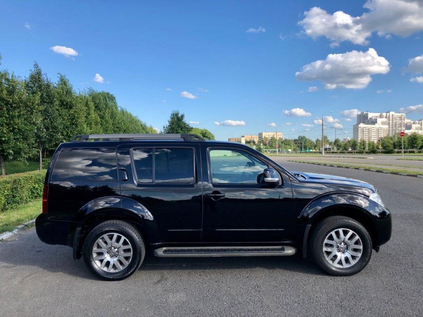 Ниссан патфайндер 2012 черный