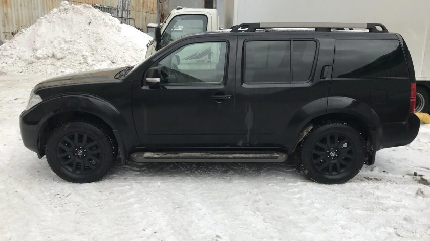 Ниссан Патфайндер черный