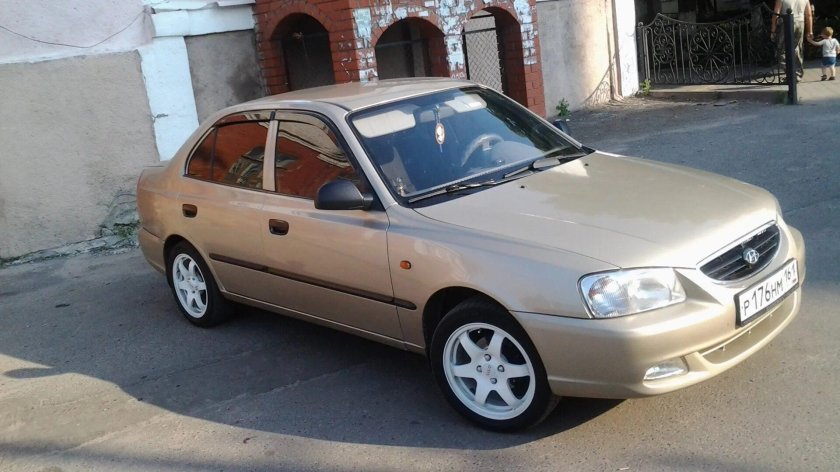 Hyundai Accent h01
