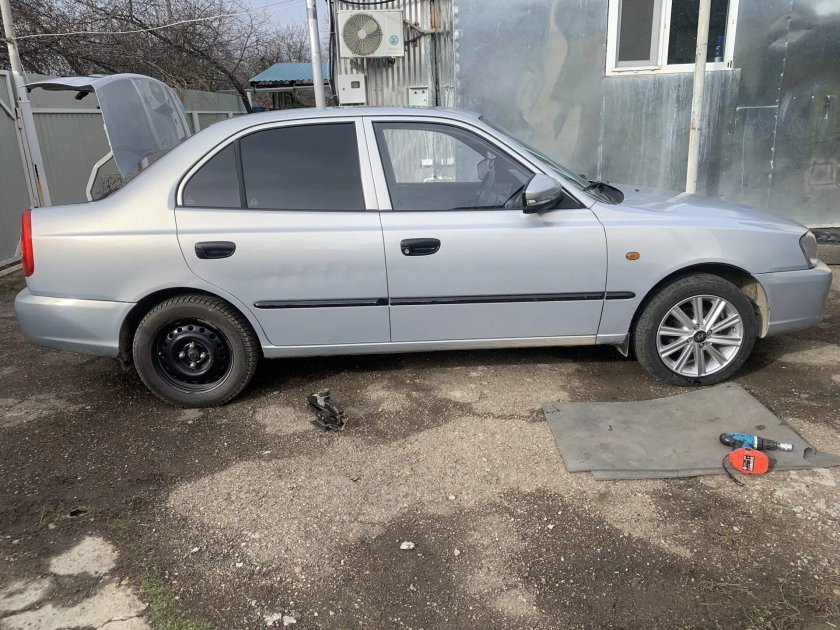 Хендай акцент светло бежевый на r14 штампах