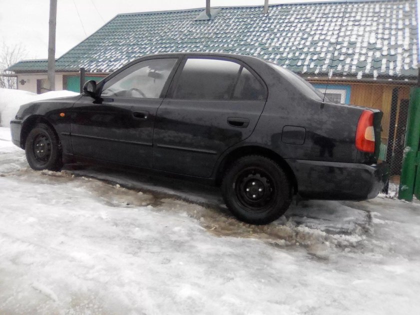 Акцент Хендай 2008 черный на штампах