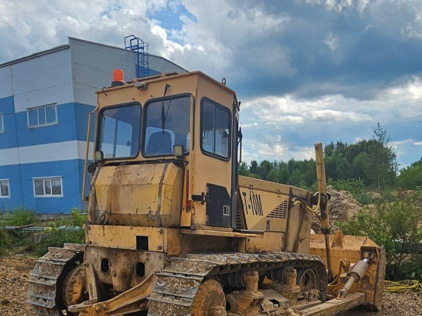 Бульдозер чтз б10м