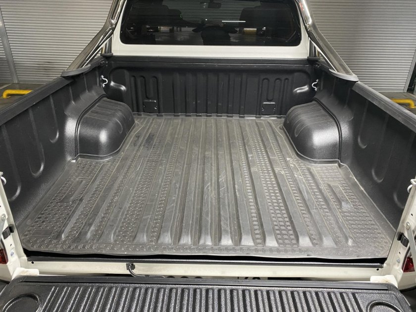 Коврик в кузов Тойота Хайлюкс