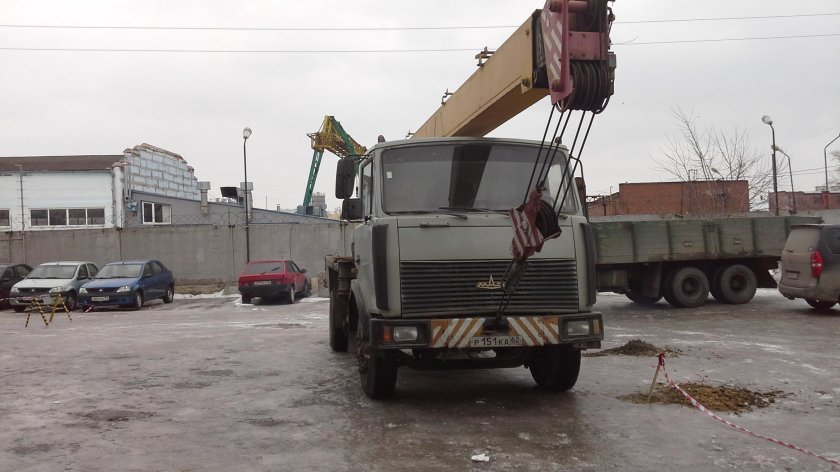 Автокран Угличмаш лого