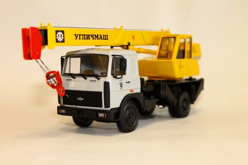 Автокран Угличмаш