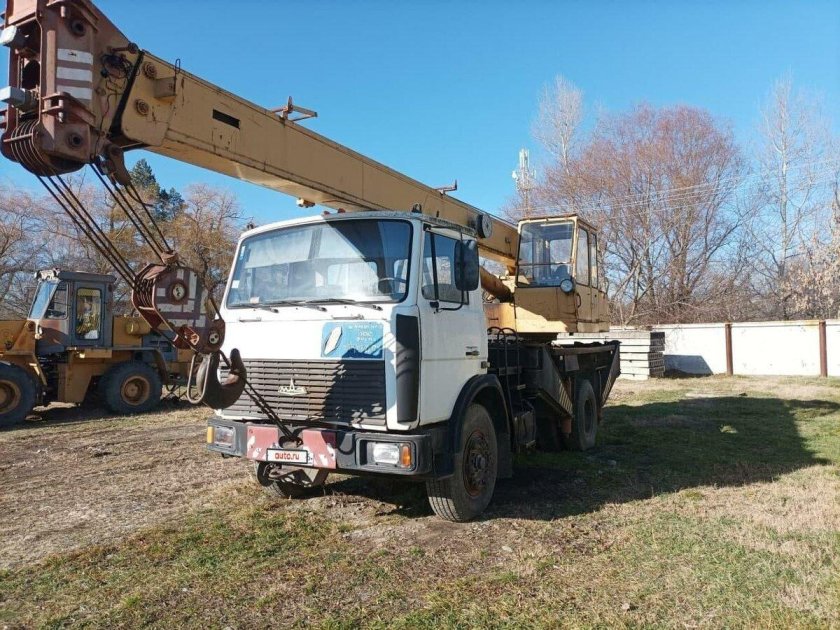 МАЗ 533702
