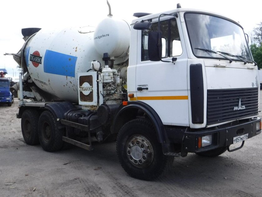 Автобетоносмеситель маз