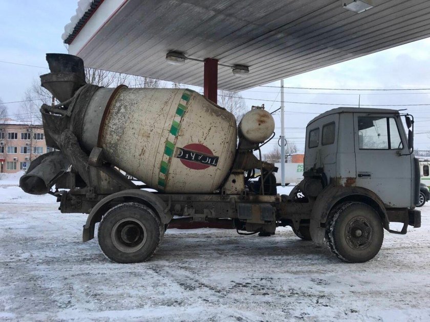 МАЗ 5551 бетономешалка