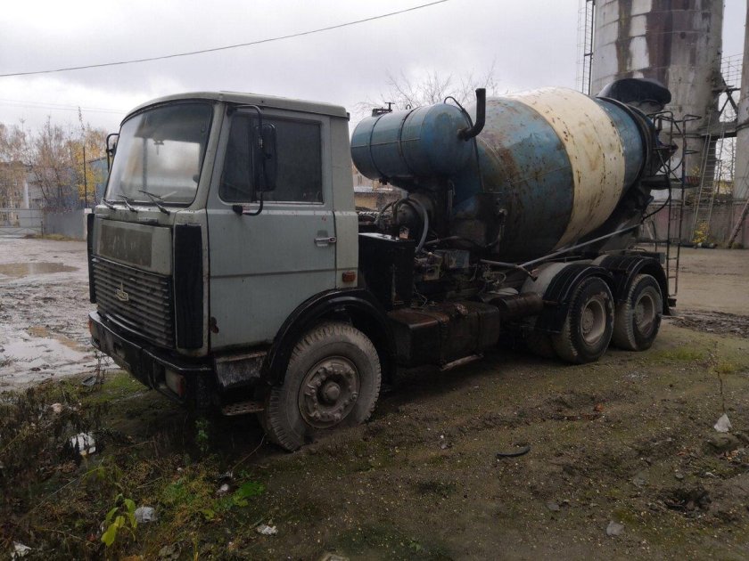 МАЗ 6303 автобетоносмеситель
