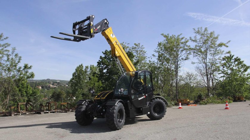 Погрузчик телескопический