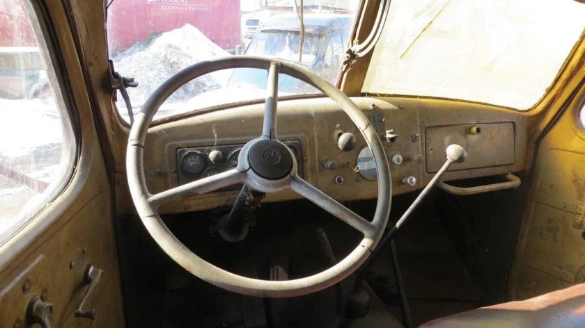 Салон кабины ЗИС 150