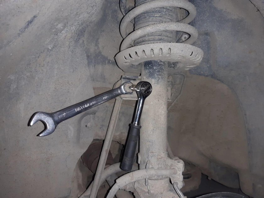 Замена стоек стабилизатора